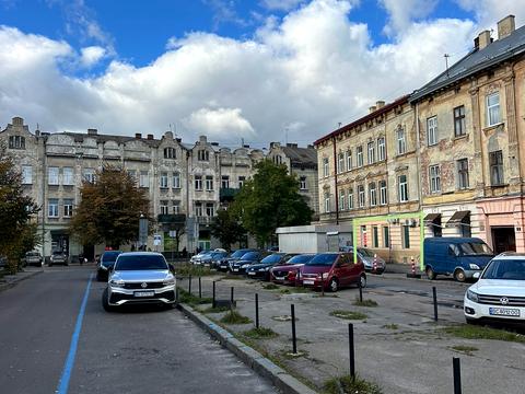 комерційна за адресою Юрія Федьковича вул., 21