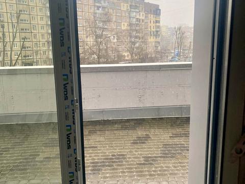 комерційна за адресою Набережна Перемоги вул., 112