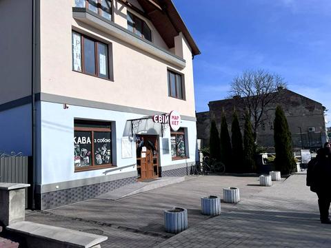 комерційна за адресою Торгова вул., 1А