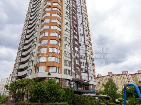 квартира за адресою Анни Ахматової вул., 32/18