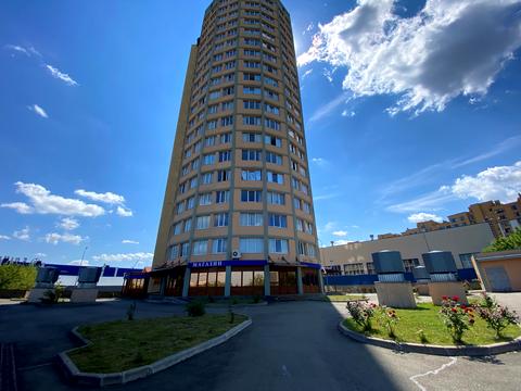 комерційна за адресою Оксамитова вул., 18-Б