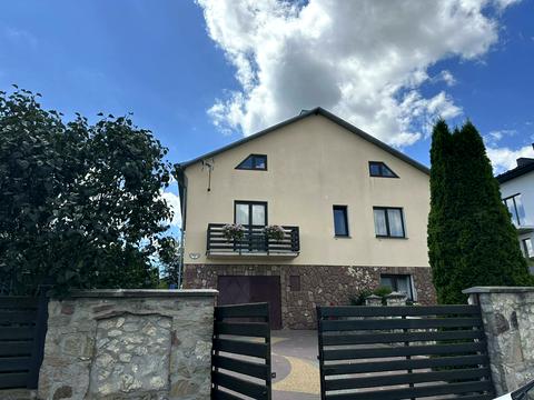 будинок за адресою с. Підгородне, Василя Стуса вул.