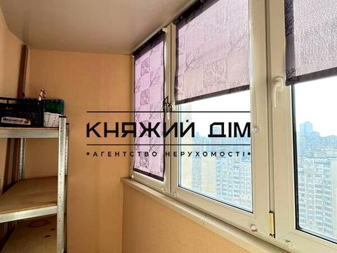 квартира за адресою Срібнокільська вул., 1