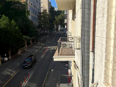 комерційна за адресою Паторжинського вул., 4