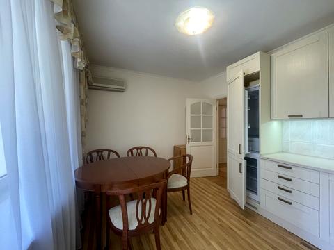 квартира за адресою Олександра Кониського вул., 52-58