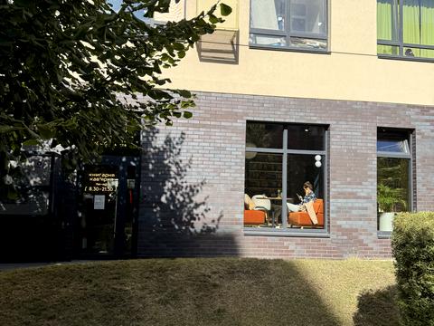 квартира за адресою Салютна вул., 2к6