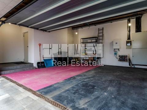 будинок за адресою Вишнева вул.