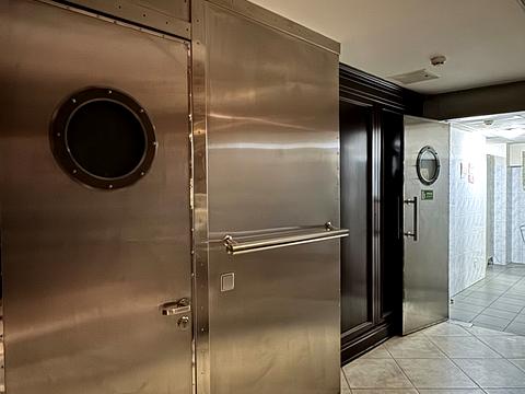 комерційна за адресою Панаса Мирного вул., 8