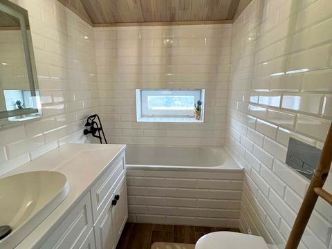 дом по адресу с. Забучье, Рідна