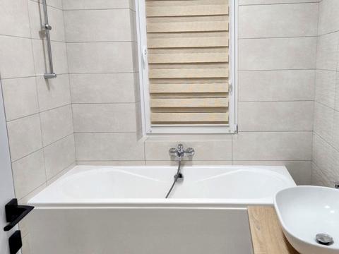 будинок за адресою Райдужна вул., 43