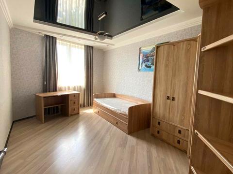 квартира за адресою Раїси Окіпної вул., 10-Б
