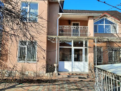 будинок за адресою Окружна вул.