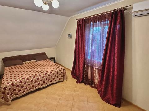 будинок за адресою Юності вул., 10