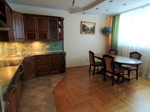 квартира за адресою Миколи Амосова вул., 4