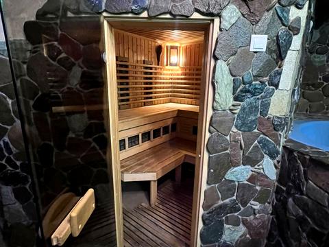 коммерческая по адресу Петра Калнишевського ул. (Михайла Майорова), 7