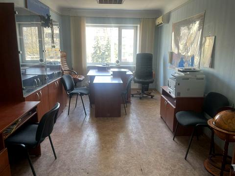 комерційна за адресою Свободи просп., 45