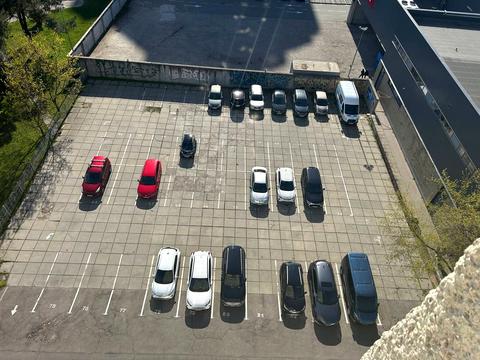 коммерческая по адресу Леонида Каденюка просп. (Юрия Гагарина), 23