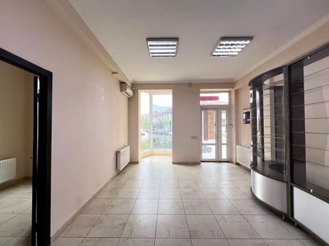 комерційна за адресою Костя Левицького вул., 4