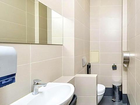 комерційна за адресою Антоновича вул. (Горького), 172