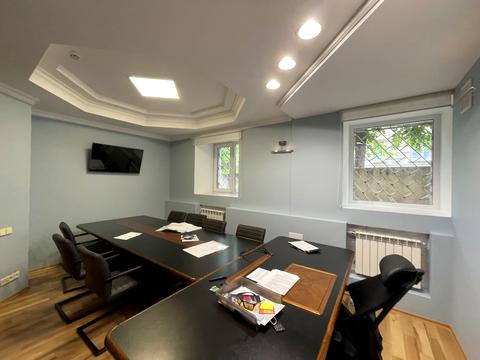 комерційна за адресою Андрія Мельника вул. (Генерала Тупікова), 4