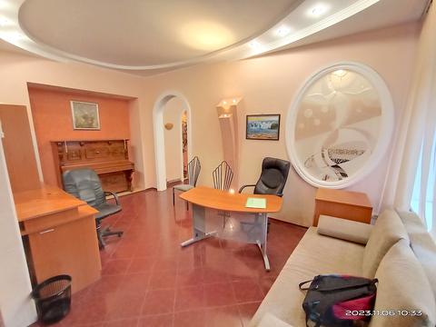 комерційна за адресою Кіри Муратової вул., 14