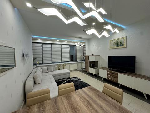 квартира за адресою Дніпровська набережна вул., 14