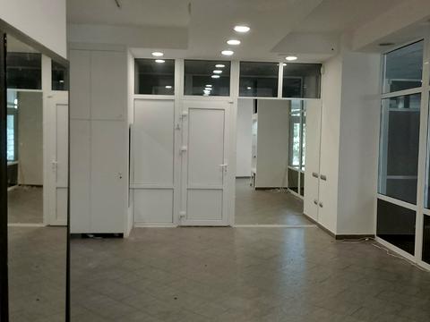 комерційна за адресою Незалежності вул., 32 а