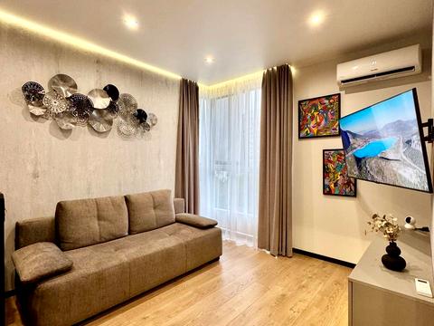 квартира за адресою Космічна вул., 5