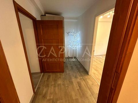 комерційна за адресою Білоруська вул., 10/18