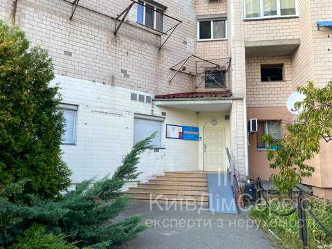 комерційна за адресою Володимира Івасюка просп. (Героїв Сталінграду), 20