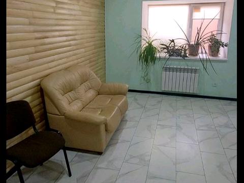 комерційна за адресою Аскольдівська вул., 1