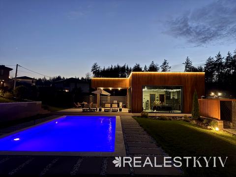 будинок за адресою Квітнева вул.