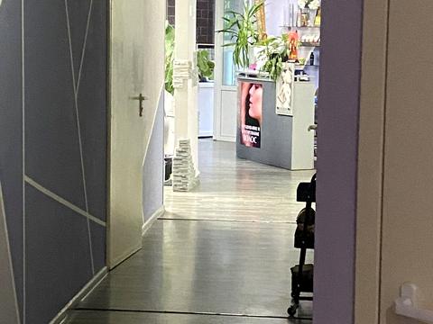 комерційна за адресою Володимира Івасюка просп. (Героїв Сталінграду), 8