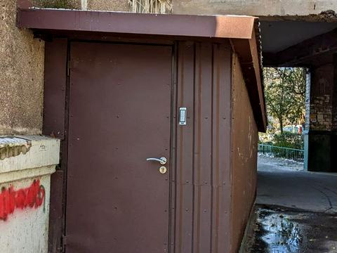 комерційна за адресою Калинова вул., 68