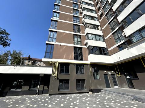 комерційна за адресою Миру вул., 4-В