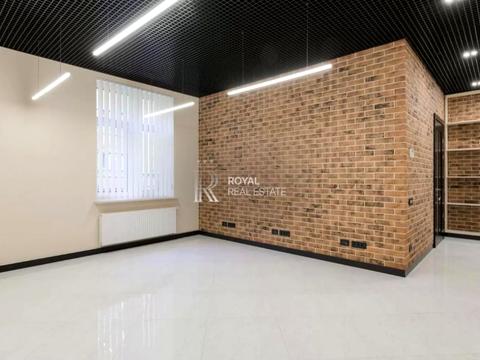 комерційна за адресою Івана Франка вул., 1