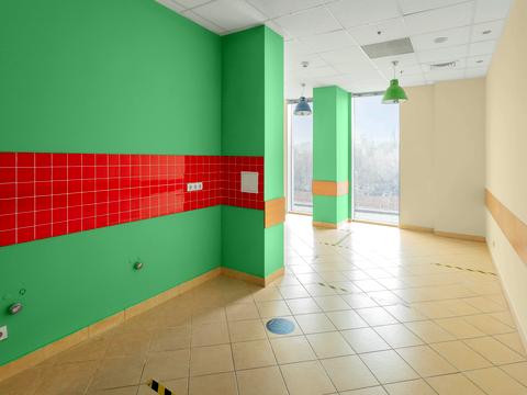 комерційна за адресою Миколи Амосова вул., 12