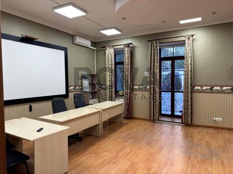 комерційна за адресою Круглоуніверситетська вул., 2/1-Б