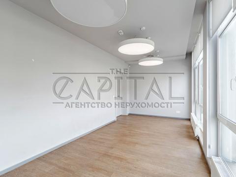 комерційна за адресою Спаська вул., 11
