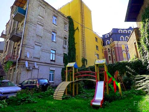 квартира за адресою Київ, Набережно-Хрещатицька вул., 7-В