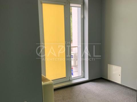 комерційна за адресою Бориса Грінченка вул., 4