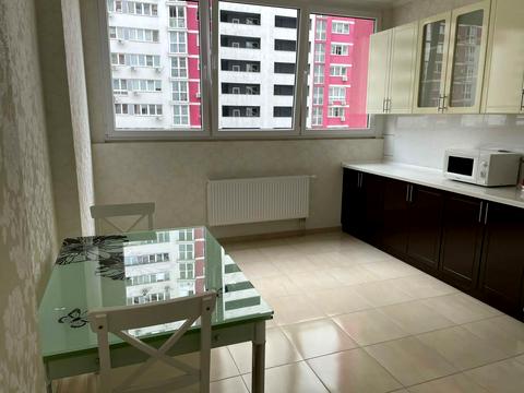 квартира по адресу Киев, Драгоманова ул., 2