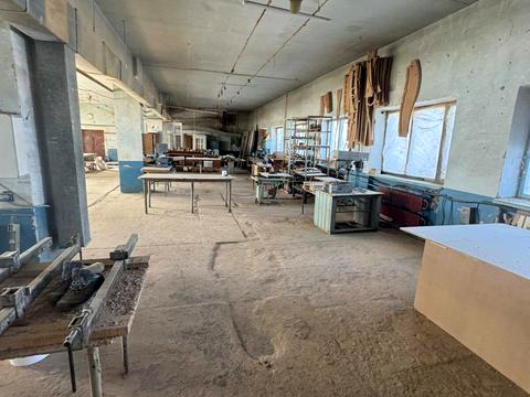 комерційна за адресою Шкільна вул., 1