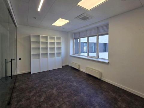 комерційна за адресою Михайла Максимовича вул. (Онуфрія Трутенка), 8