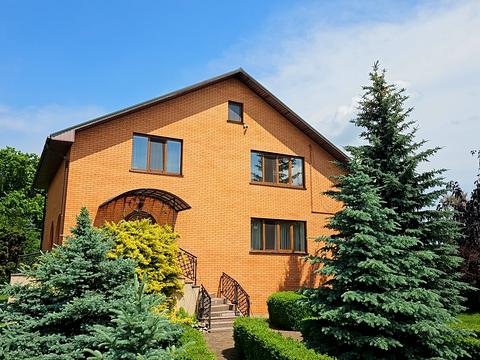 будинок за адресою Квітнева