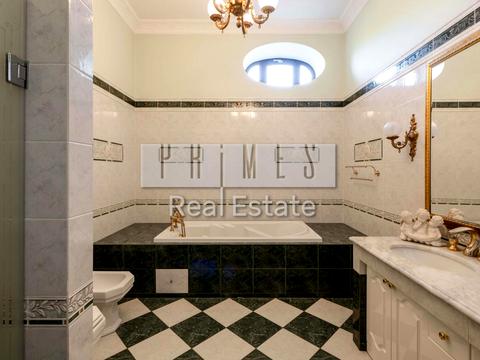 будинок за адресою смт. Козин, Столичне шосе