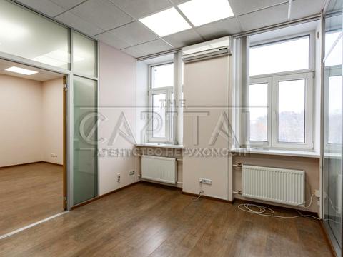 комерційна за адресою Музейний, 7