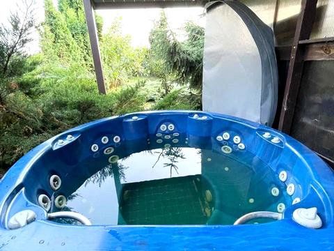 будинок за адресою с. Нові Безрадичі, пісчана