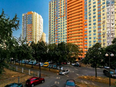 коммерческая по адресу Петра Калнишевського ул. (Михайла Майорова), 7