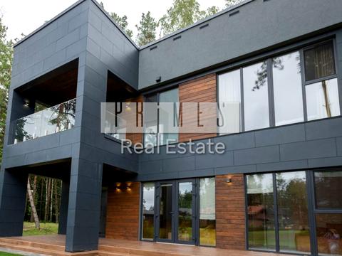 будинок за адресою Набережна вул.